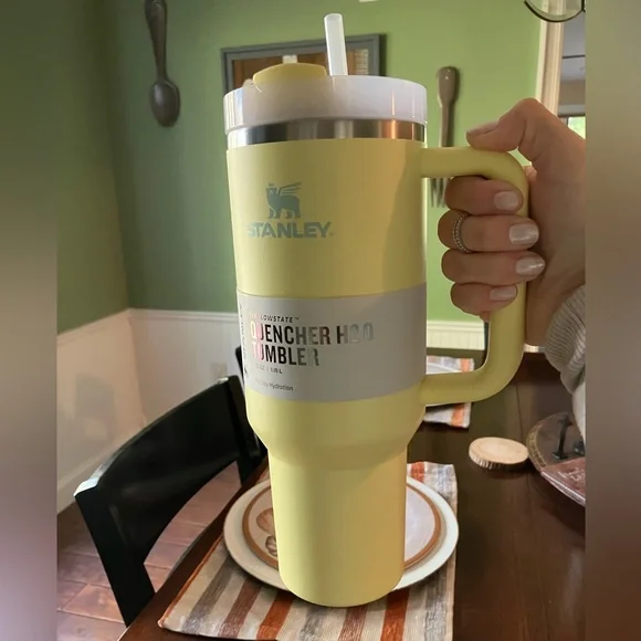 Stanley Quencher H2.0 Tumbler - Light Cream - Picture 4 of 4